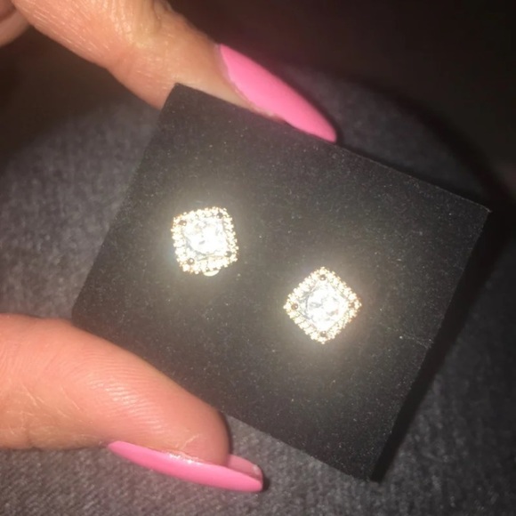 Brand new pandora earrings - Picture 3 of 5